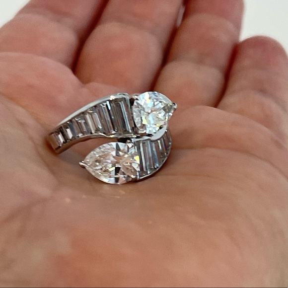 STUNNING ESTATE PLATINUM DIAMOND BI-PASS RING SIZE 8.5 - Picture 9 of 17